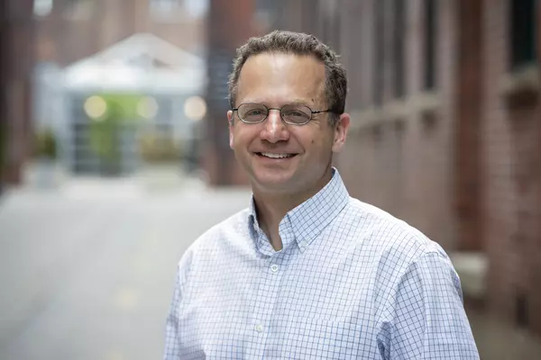 Headshot of Edward Schatz